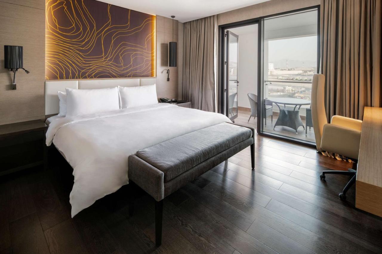Radisson Collection Muscat, Hormuz Grand Hotel Exterior foto Deluxe Room