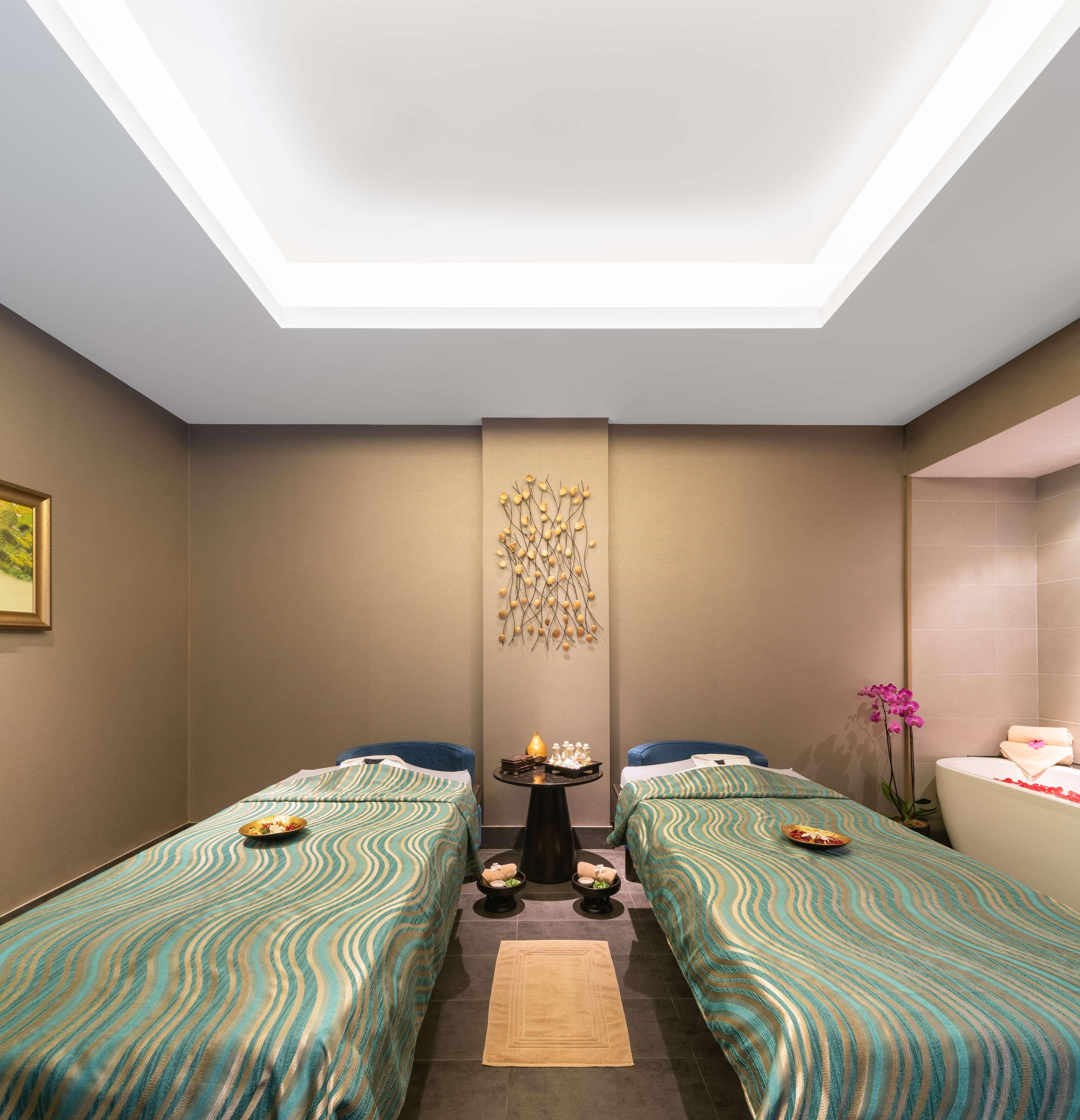 Radisson Collection Muscat, Hormuz Grand Hotel Exterior foto Spa at The Oberoi, Mumbai