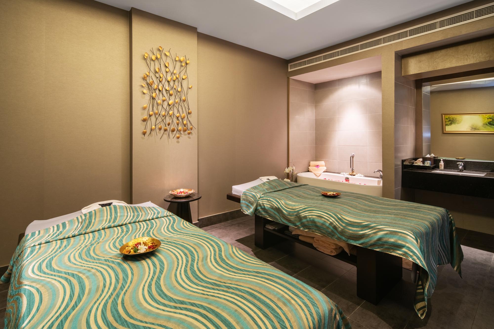 Radisson Collection Muscat, Hormuz Grand Hotel Exterior foto A spa treatment room
