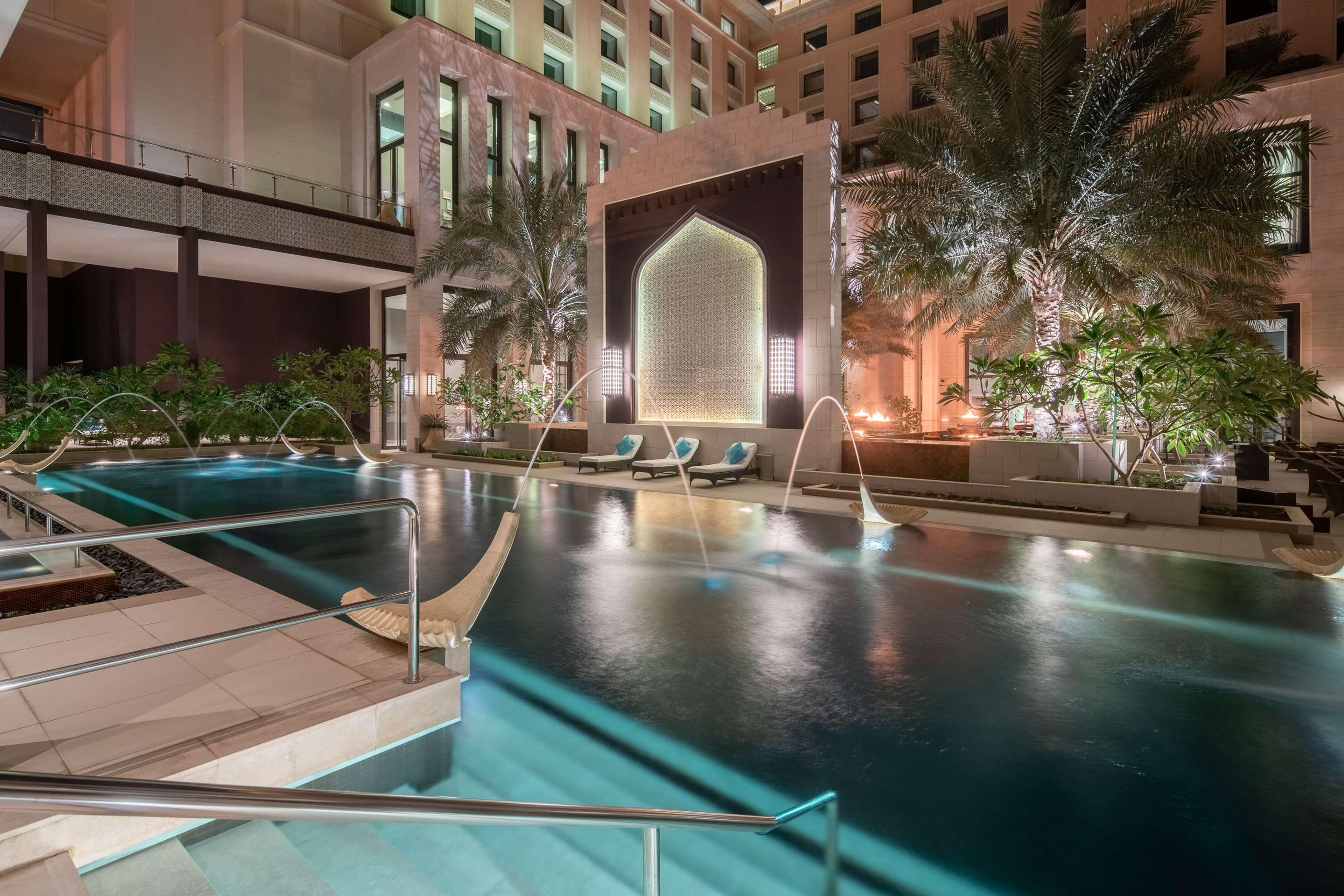 Radisson Collection Muscat, Hormuz Grand Hotel Exterior foto The pool at The Oberoi, Dubai