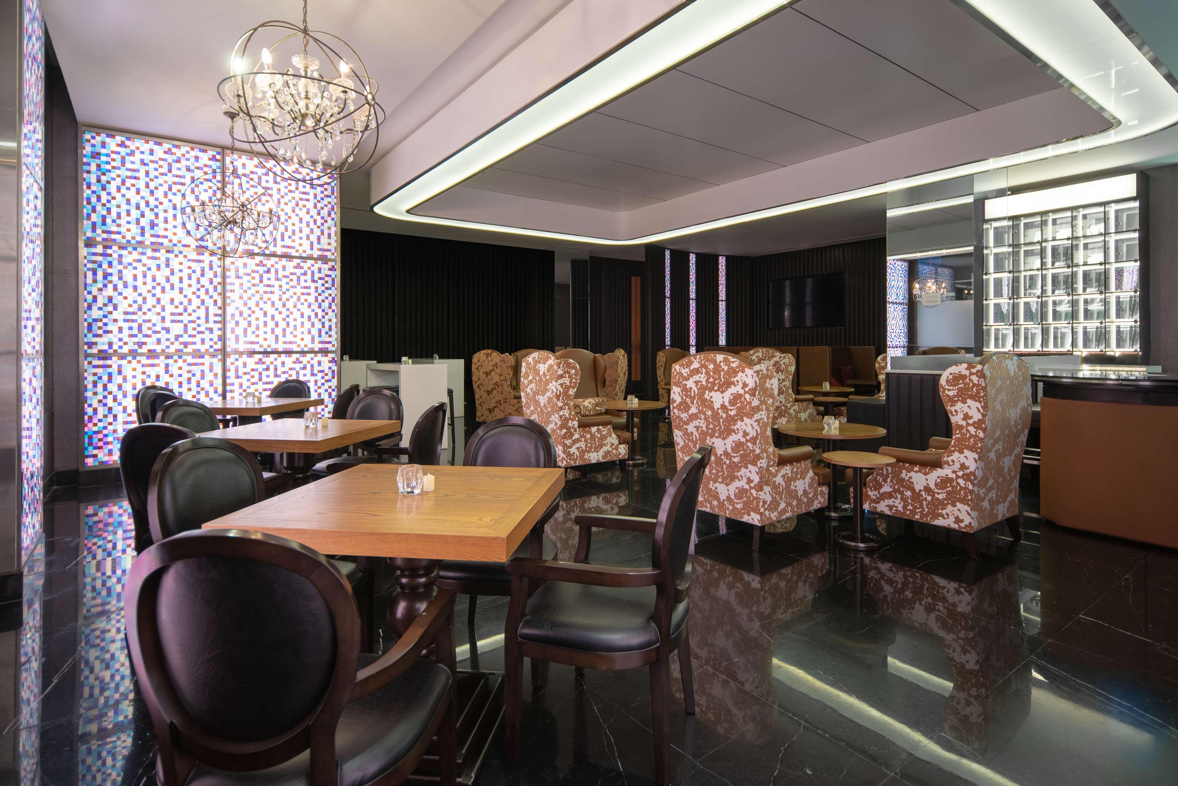 Radisson Collection Muscat, Hormuz Grand Hotel Exterior foto The lounge at the airport