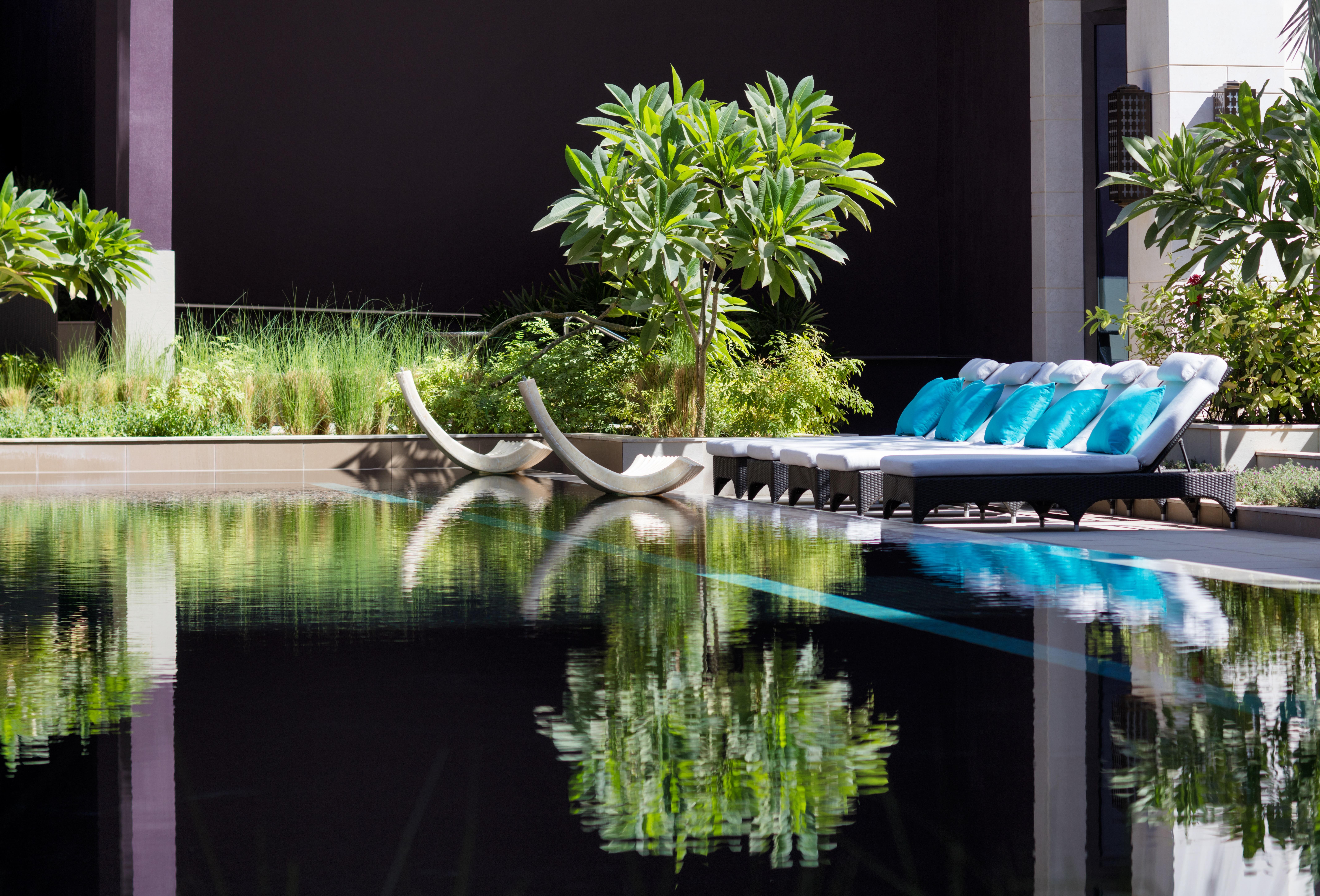 Radisson Collection Muscat, Hormuz Grand Hotel Exterior foto The pool at the hotel