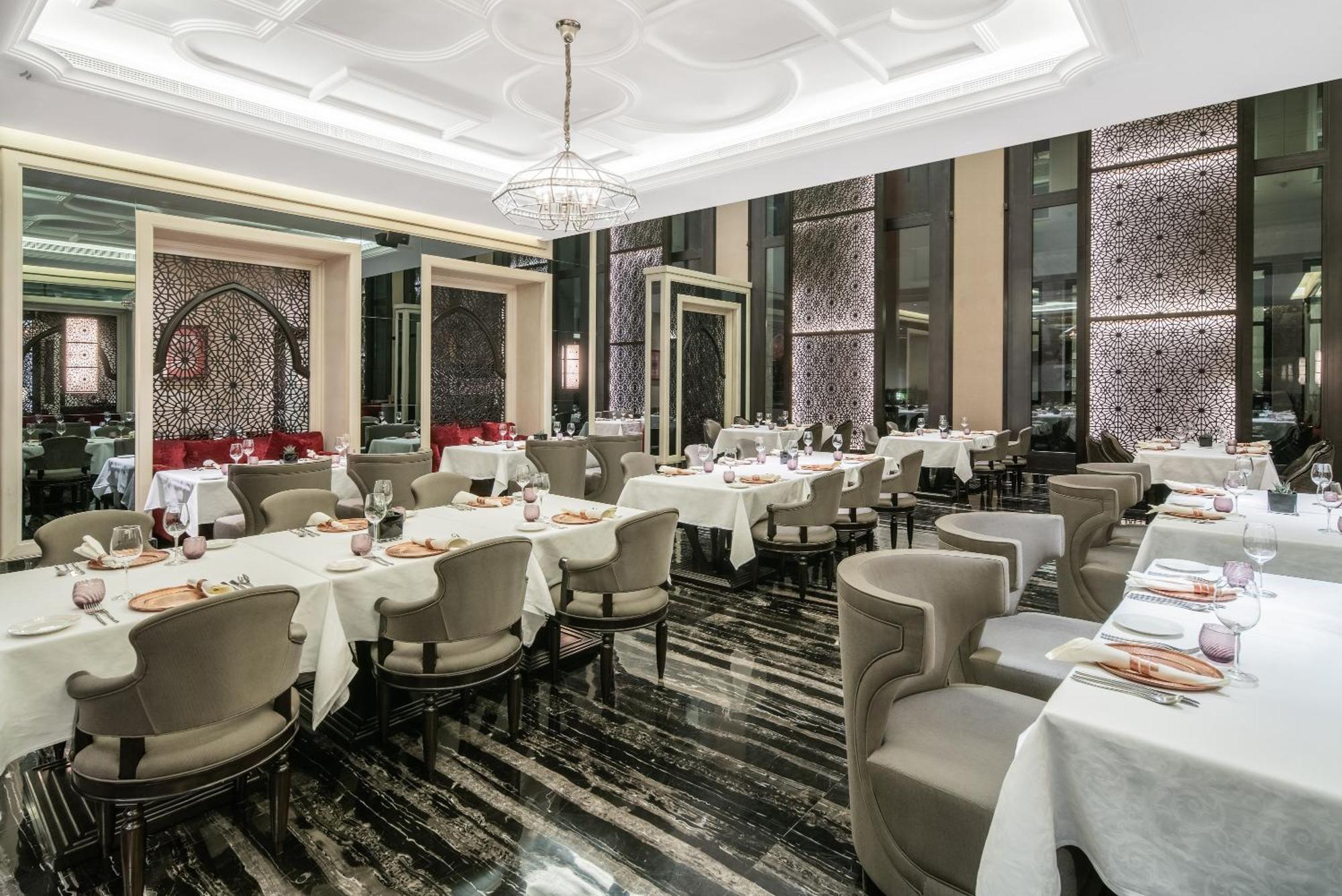 Radisson Collection Muscat, Hormuz Grand Hotel Exterior foto The interior of the restaurant