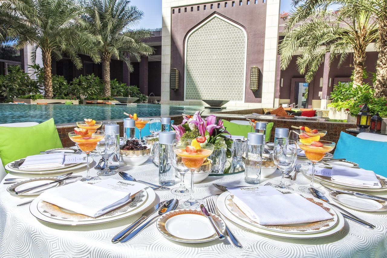 Radisson Collection Muscat, Hormuz Grand Hotel Exterior foto The Palace Downtown Dubai